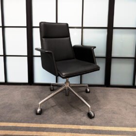 Brunner Finasoft Meeting Chair – Fully Upholstered with Chrome Swivel Base & Armrests