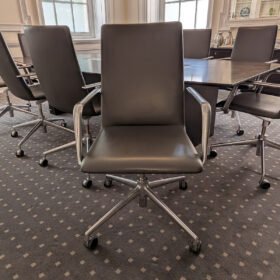 Brunner Finasoft Medium Back Meeting Chair – Grey Leather | Stylish & Sustainable