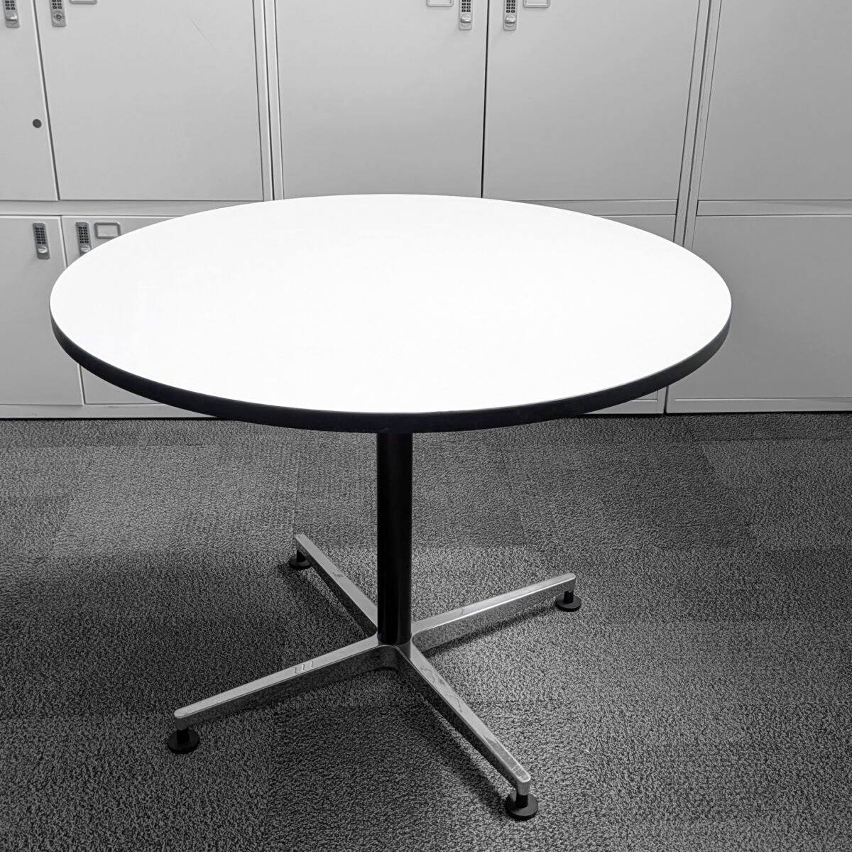 Round Meeting Table & 3 Stacking Meeting Purple Chairs - Image 3
