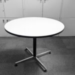 Round Meeting Table & 3 Stacking Meeting Purple Chairs - Image 3